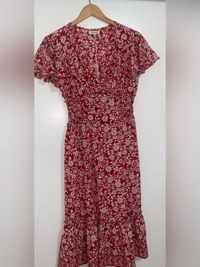 Max Studio Red and White Floral V-Neck Midi Dress